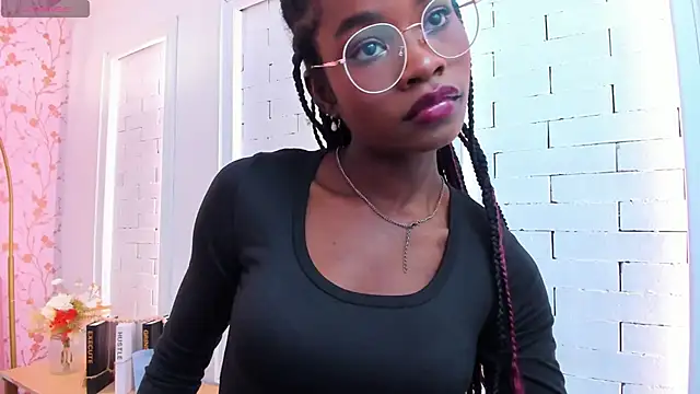 amber-hill online show from 02.13.25