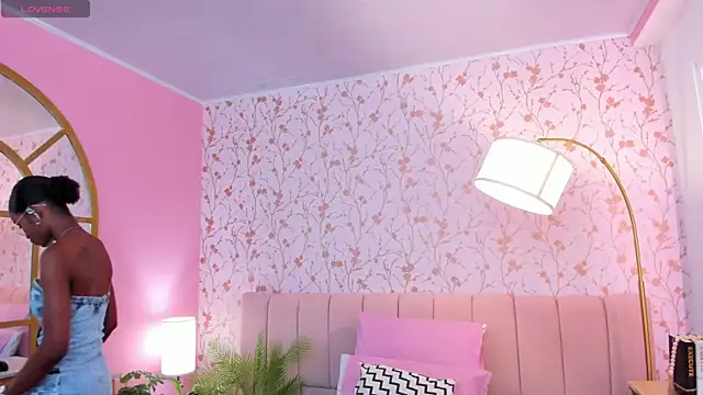 amber-hill online show from 02.23.25