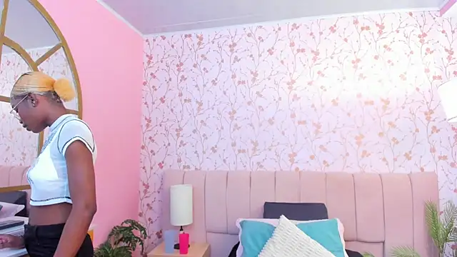 amber-hill online show from 11.18.25