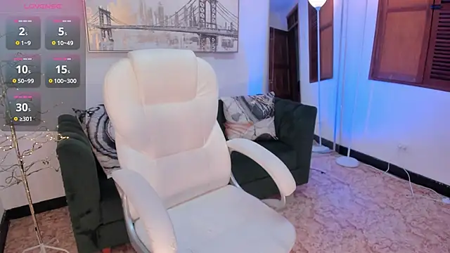 naomii campbell  online show from 01.30.25