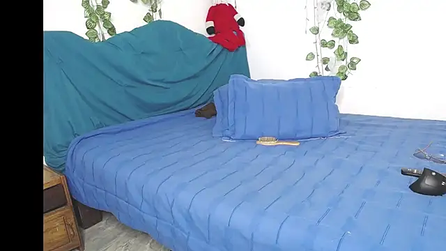 DominaLeona online show from 11.15.25