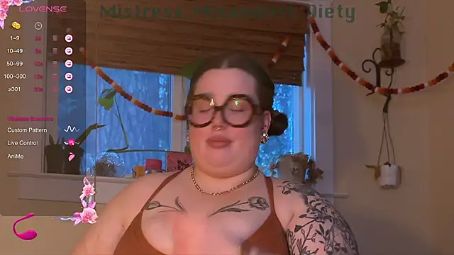 Snapshot of MissBika chatting on 12.26.24 MissBika online show from 12.26.24