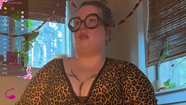 Snapshot of MissBika chatting on 01.02.25 MissBika online show from 01.02.25