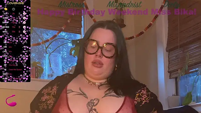 Snapshot of MissBika chatting on 01.13.25 MissBika online show from 01.13.25