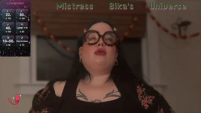 Snapshot of MissBika chatting on 02.14.25 MissBika online show from 02.14.25