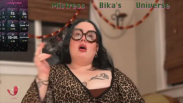 Snapshot of MissBika chatting on 02.15.25 MissBika online show from 02.15.25