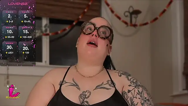 Snapshot of MissBika chatting on 02.26.25 MissBika online show from 02.26.25