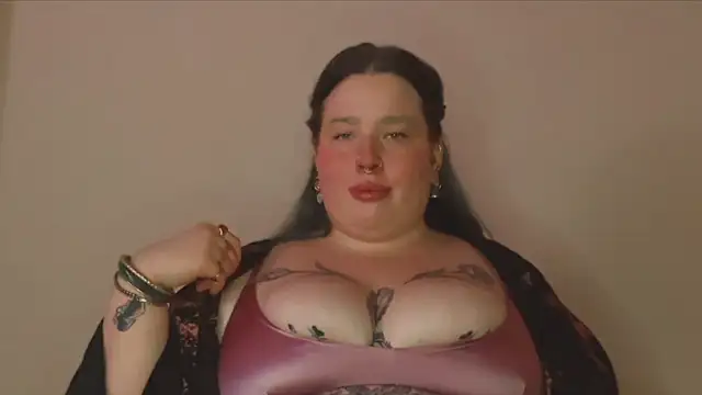 Snapshot of MissBika chatting on 12.14.25 MissBika online show from 12.14.25