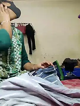 Snapshot of riya190 chatting on 02.04.25 riya190 online show from 02.04.25