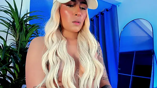 EviePhoenix online show from 10.13.25