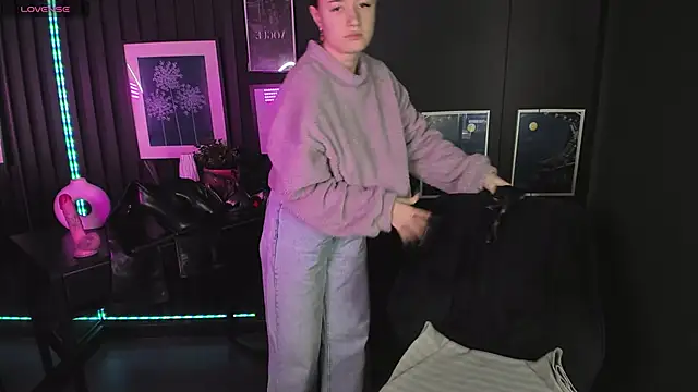 Lily Moonlight online show from 12.21.24