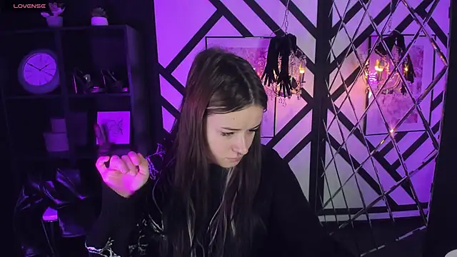 Lily Moonlight online show from 01.23.25