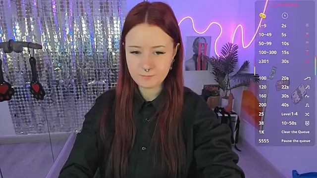 Lily Moonlight online show from 04.05.26