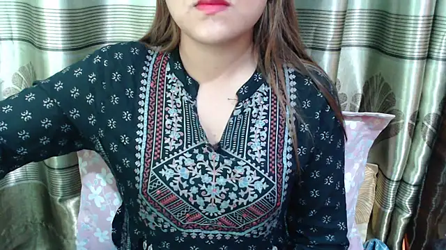 Snapshot of queen_angelina chatting on 02.20.26 queen angelina online show from 02.20.26