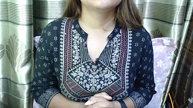 Snapshot of queen_angelina chatting on 02.24.26 queen angelina online show from 02.24.26