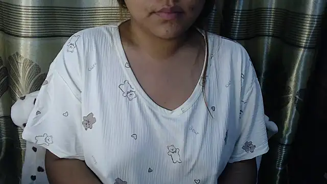 Snapshot of queen_angelina chatting on 03.01.26 queen angelina online show from 03.01.26