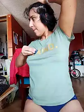 Snapshot of Im_Alma_ chatting on 12.31.24 Im Alma online show from 12.31.24