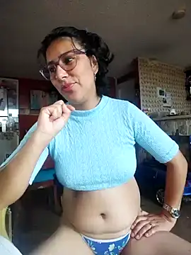 Snapshot of Im_Alma_ chatting on 02.19.25 Im Alma online show from 02.19.25