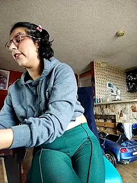 Snapshot of Im_Alma_ chatting on 03.08.25 Im Alma online show from 03.08.25