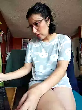 Snapshot of Im_Alma_ chatting on 03.19.25 Im Alma online show from 03.19.25