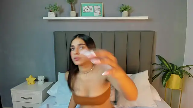 Snapshot of dalila30x chatting on 12.27.24 dalila30x online show from 12.27.24