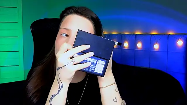 Stacy Gonzales  online show from 12.05.24