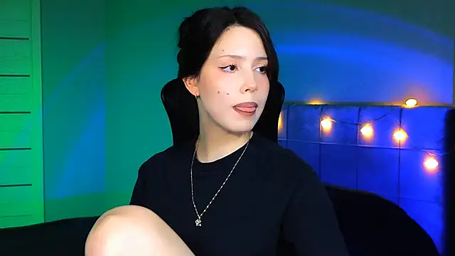 Stacy Gonzales  online show from 02.01.25