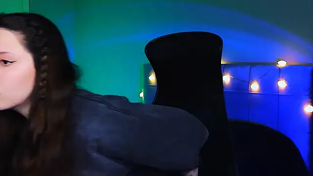 Stacy Gonzales  online show from 02.15.25