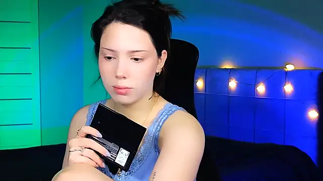 Stacy Gonzales  online show from 02.27.25