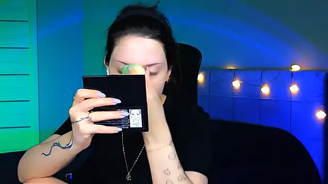 Stacy Gonzales  online show from 03.12.25