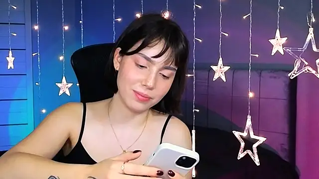 Stacy Gonzales  online show from 11.05.25