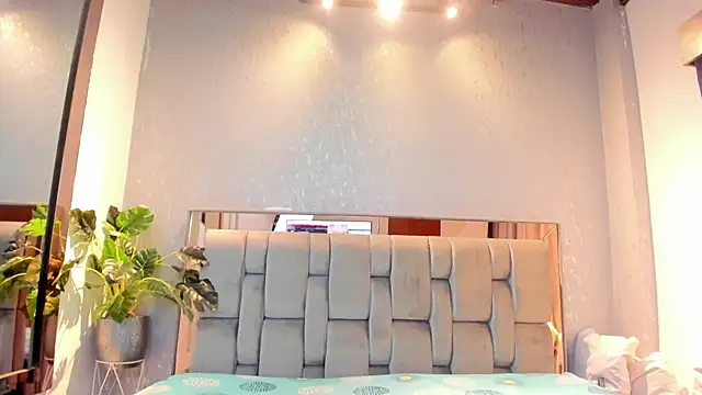 Snapshot of RoseTaylor__ chatting on 04.03.26 RoseTaylor online show from 04.03.26