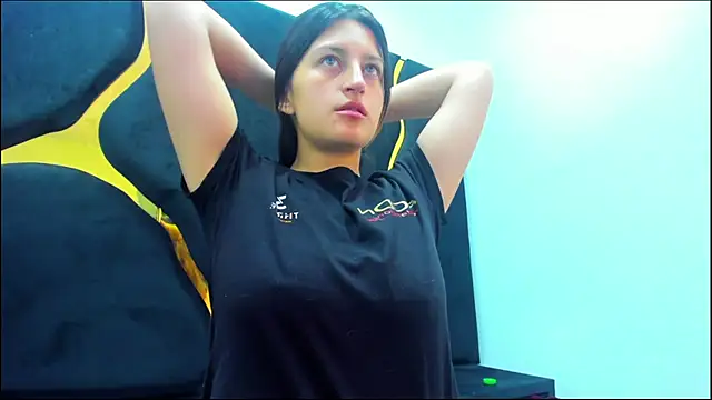 Snapshot of GiaRoussel chatting on 02.25.25 GiaRoussel online show from 02.25.25