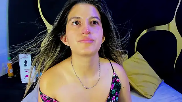 Snapshot of GiaRoussel chatting on 11.11.25 GiaRoussel online show from 11.11.25