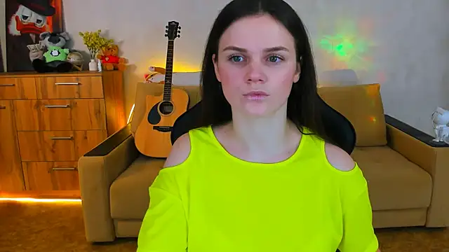 Snapshot of Lora_Cain chatting on 12.05.24 Lora Cain online show from 12.05.24