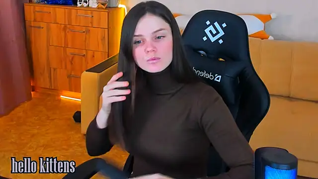 Snapshot of Lora_Cain chatting on 12.16.24 Lora Cain online show from 12.16.24