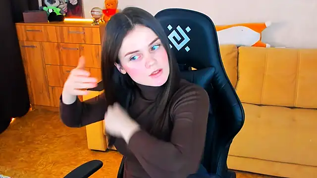 Snapshot of Lora_Cain chatting on 01.09.25 Lora Cain online show from 01.09.25