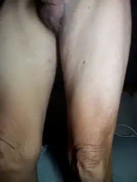 Snapshot of NICJOHNS chatting on 01.11.25 NICJOHNS online show from 01.11.25