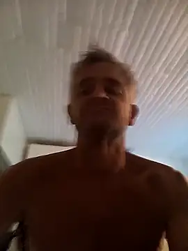 Snapshot of NICJOHNS chatting on 01.20.25 NICJOHNS online show from 01.20.25