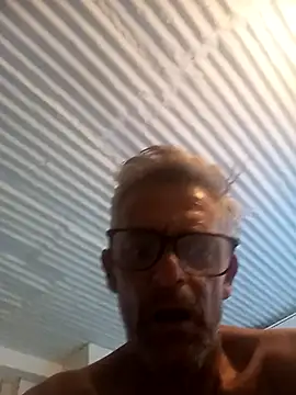 Snapshot of NICJOHNS chatting on 02.17.25 NICJOHNS online show from 02.17.25