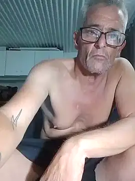 Snapshot of NICJOHNS chatting on 01.15.26 NICJOHNS online show from 01.15.26