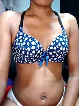 Snapshot of juliya_Les chatting on 11.13.25 juliya Les online show from 11.13.25