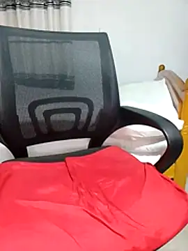 Snapshot of juliya_Les chatting on 02.18.26 juliya Les online show from 02.18.26