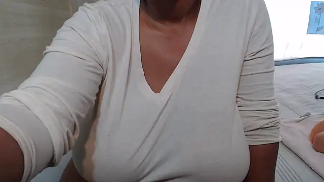 FlavoredNia online show from 03.04.25