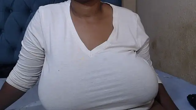 FlavoredNia online show from 03.04.25