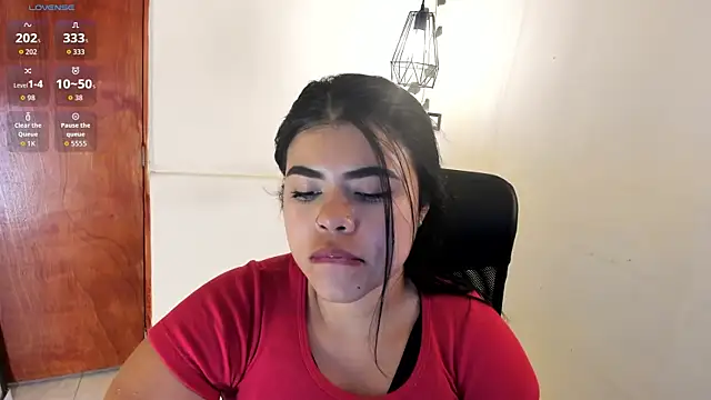 aitana-purple online show from 10.03.25