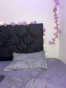 Snapshot of alisson_carolina73 chatting on 01.21.25 alisson carolina73 online show from 01.21.25