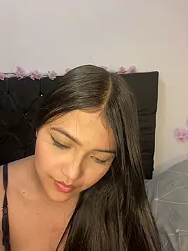 Snapshot of alisson_carolina73 chatting on 01.28.25 alisson carolina73 online show from 01.28.25