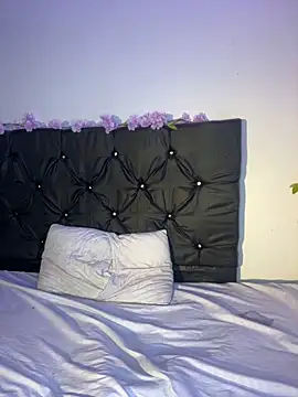 Snapshot of alisson_carolina73 chatting on 02.21.25 alisson carolina73 online show from 02.21.25