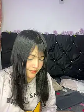 Snapshot of alisson_carolina73 chatting on 03.18.25 alisson carolina73 online show from 03.18.25